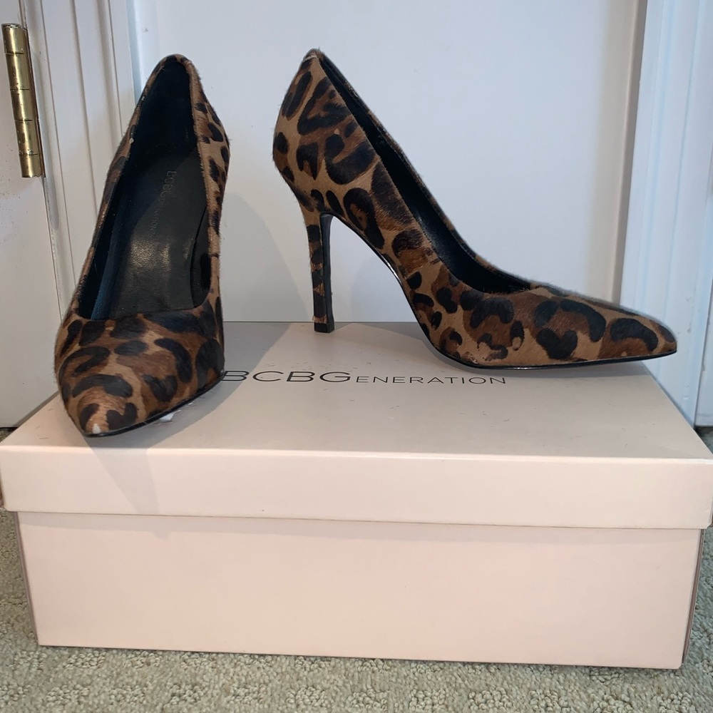 Leopard Pumps - Picture 2 of 4